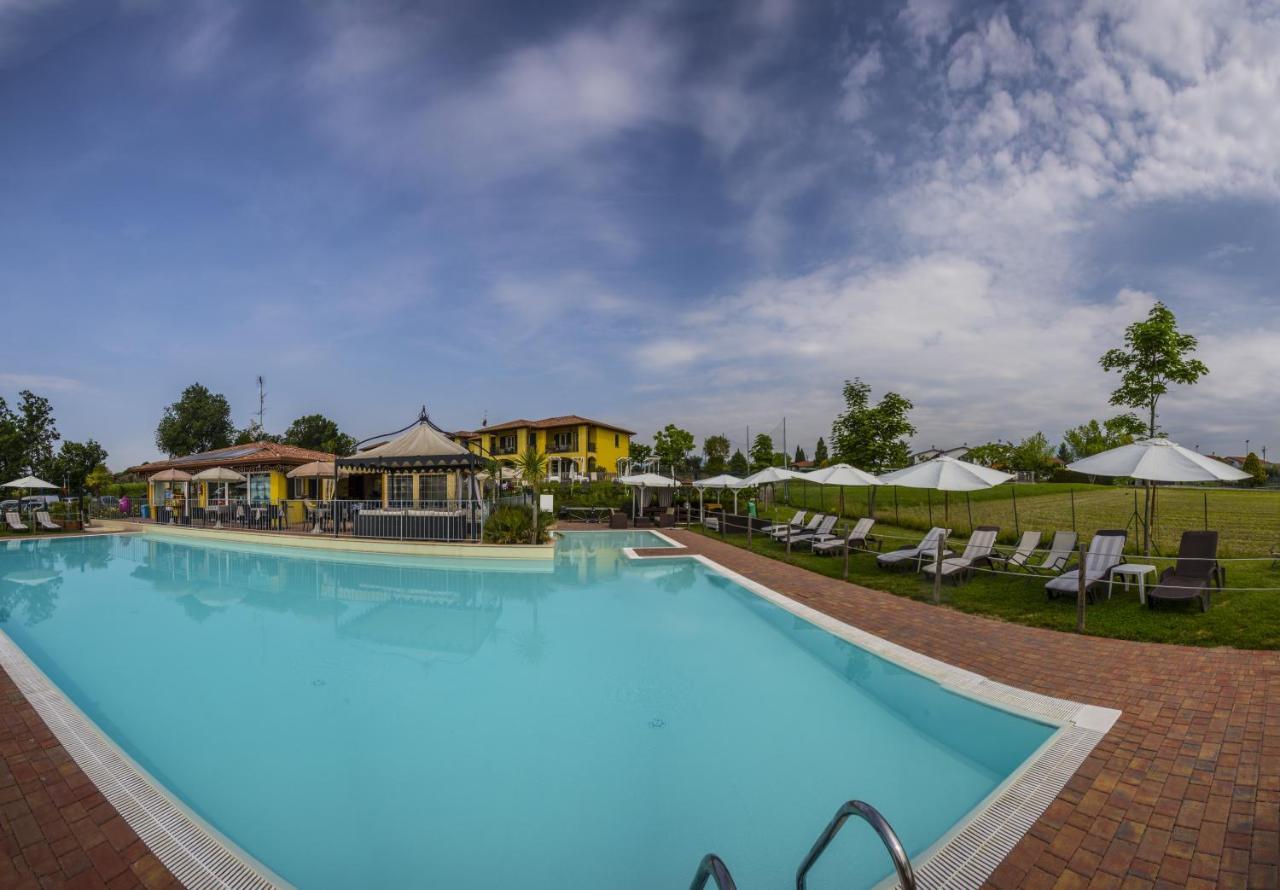 Karina Aparthotel Moniga del Garda